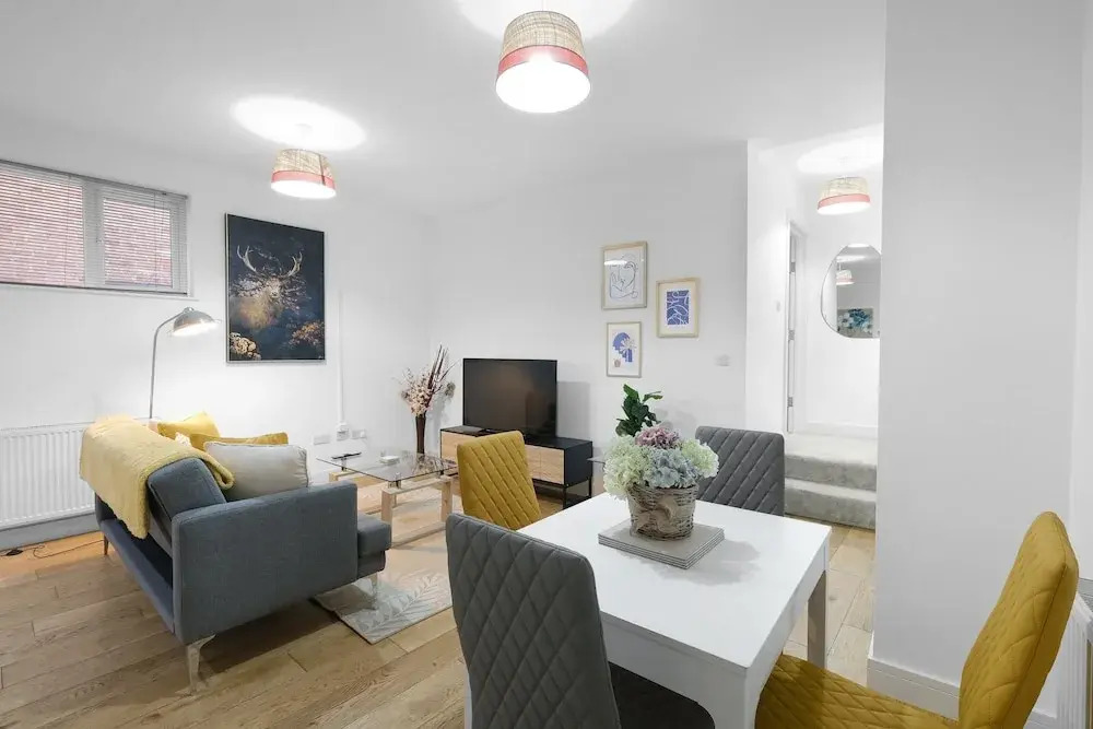 Eastons 1 Bedroom Apt. with Sofa Bed