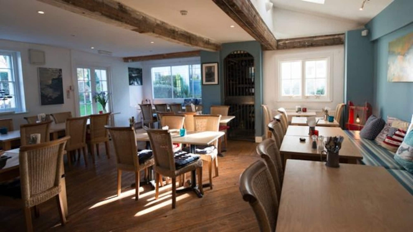 The White Cliffs Hotel