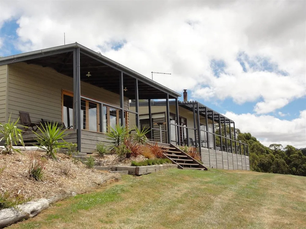 King Parrot Cottages