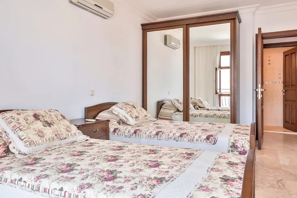 Villa Sahin 2 Triplex