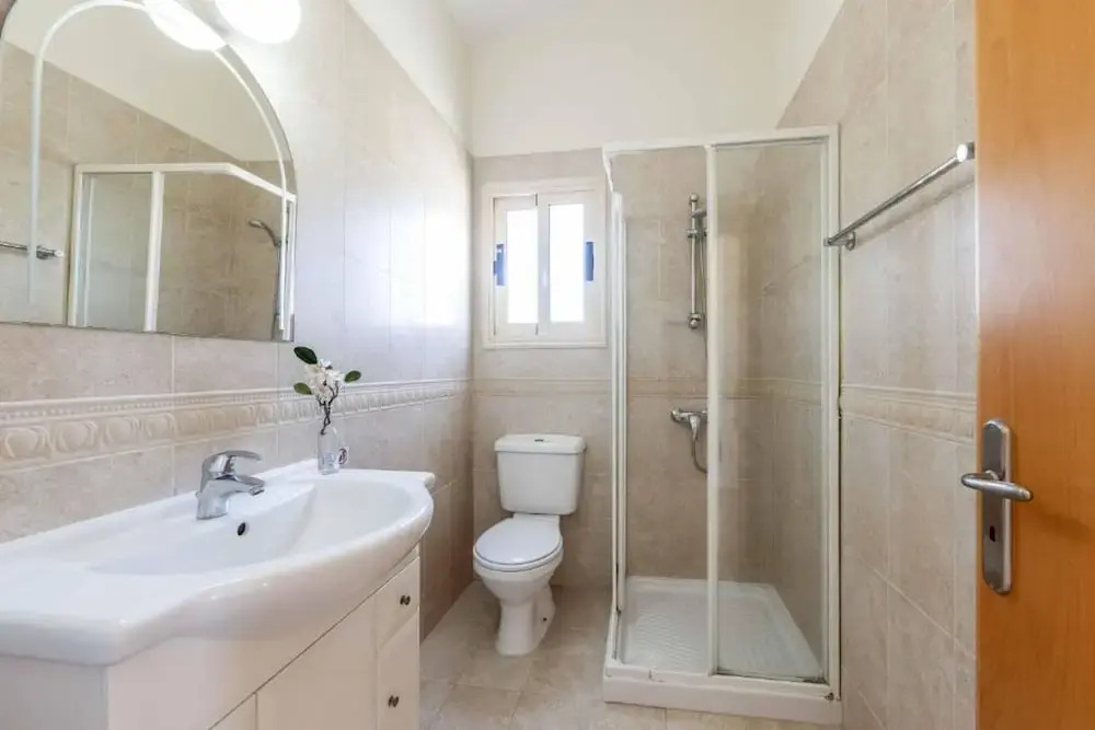 Villa Coralia - Coastal Comfort near Beach & Restaurants