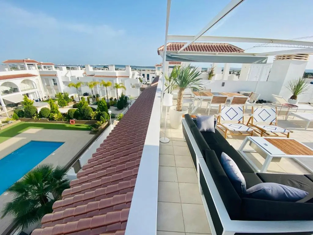 Fortuna Penthouse with roof terrace, AC and pool