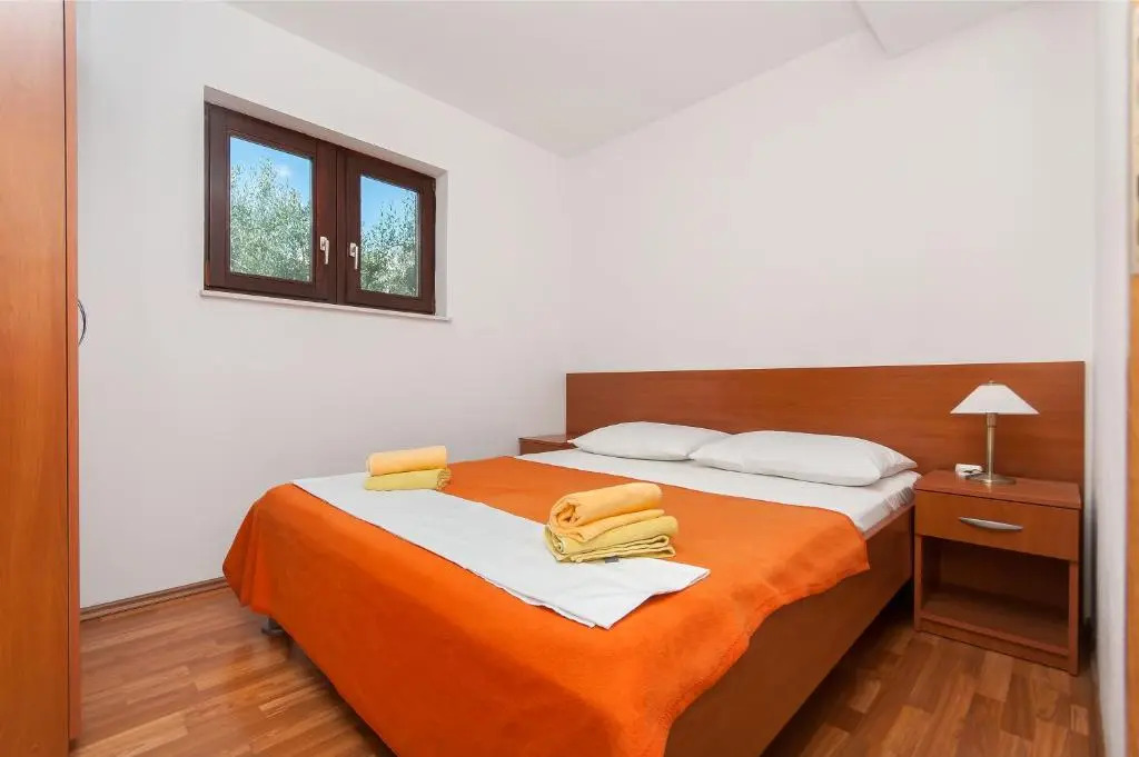 Apartments Ricina