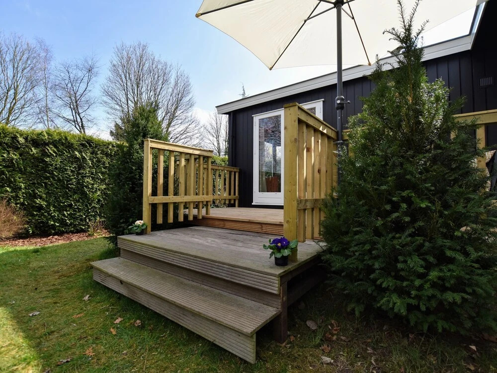 Chalet with balcony in Veluwe