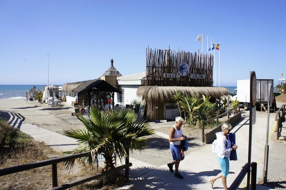 Apartment With one Bedroom in Calahonda, With Wonderful sea View, Pool Access and Wifi - 100 m From the Beach