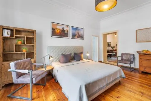 TheBödiker Group & Family Apartment, 3 BR, 1 Living room, 2 Bathrooms, ideal for bigger groups of 4 -9 Guests