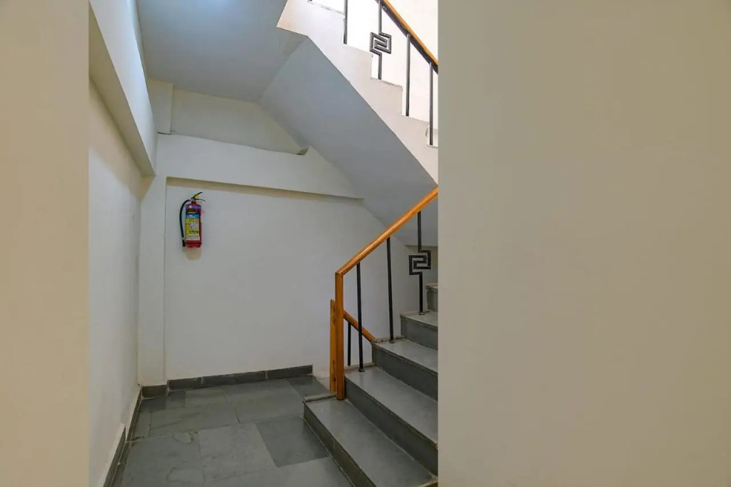 Fabhotel Easy Stay
