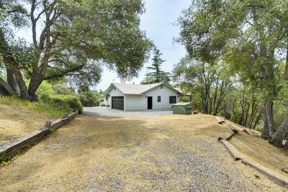 Yosemite Wellbeing Retreat on 5 Acres w/ Mtn Views