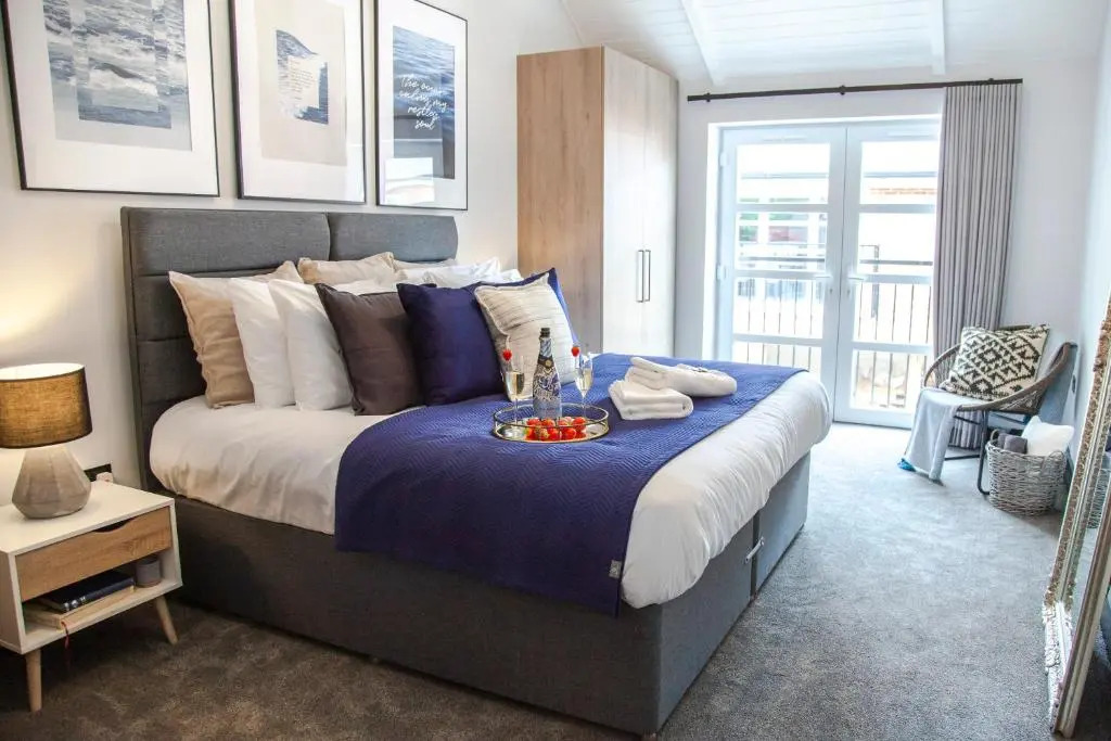 Stunning LUX Scandinavian style apt for 5 Parking