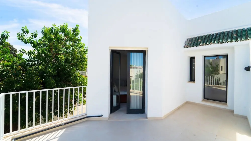 Villa Malaga Luxury for 10 in Central Marsa