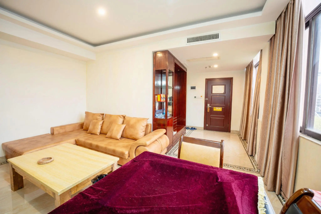 Huifeng Hotel