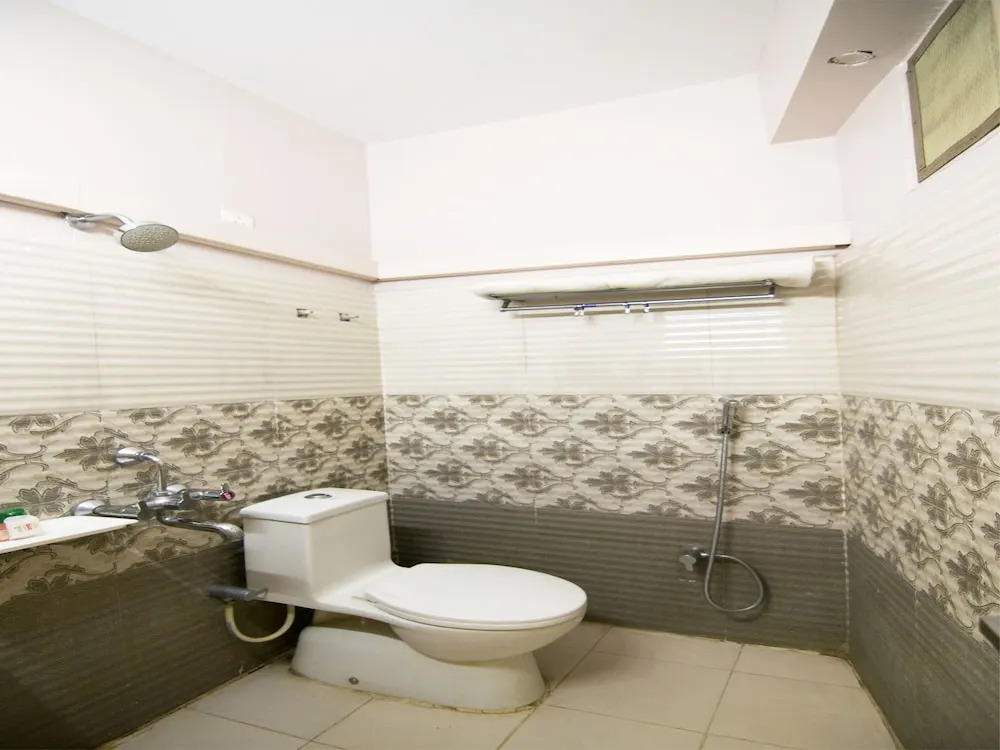 Tanvi Grand by OYO Rooms