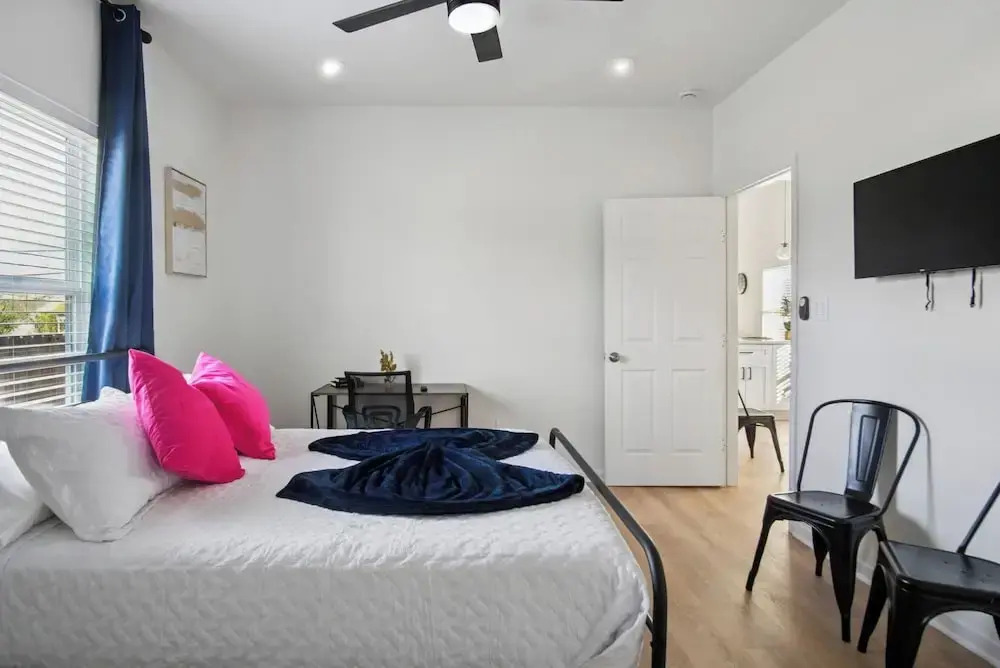 Peaceful Stays With Easy Access to Downtown