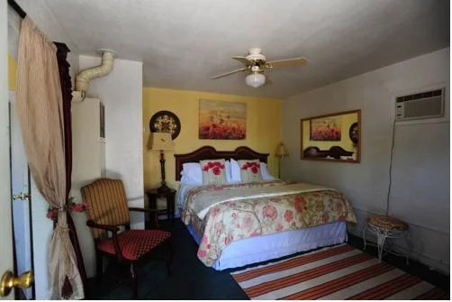 Sunflower Lodge