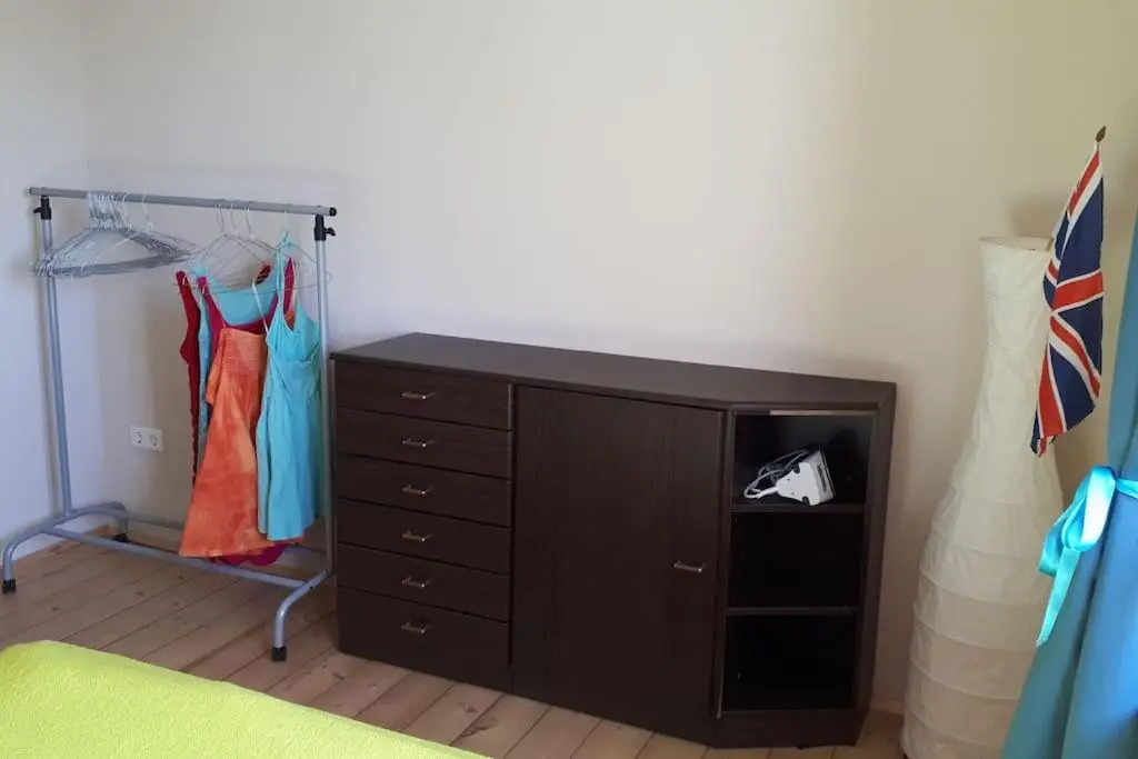Private room with free VVO ticket & sunset view & Wi-Fi & cats in the house