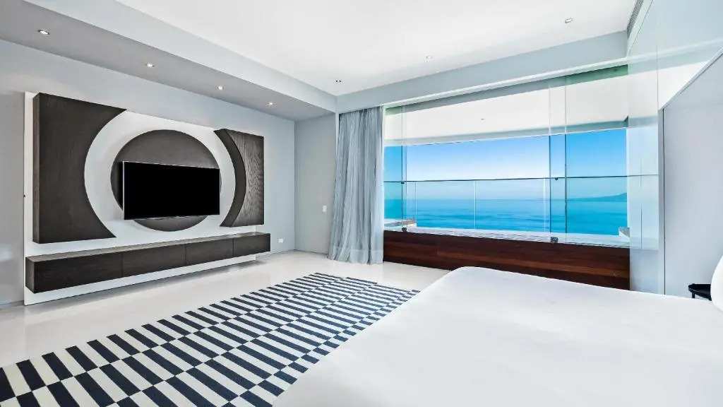 Avalon - 901 Luxurious & Best View 3 BR Amapas