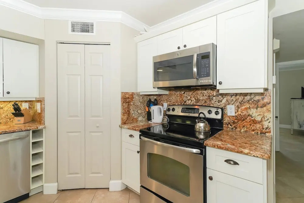 Lighthouse Lagoon Apartment 5
