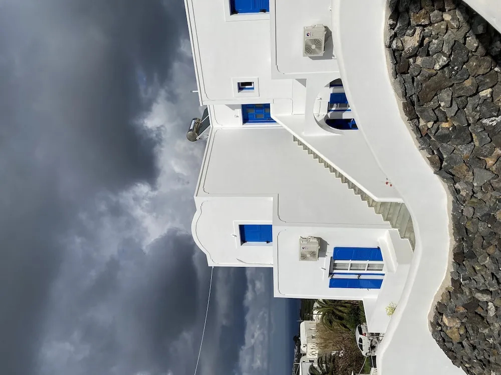 Santorini Wine Villa Downtown Fira
