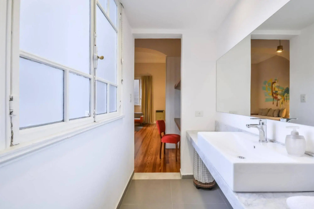 Sacha Mistol Art Hotel