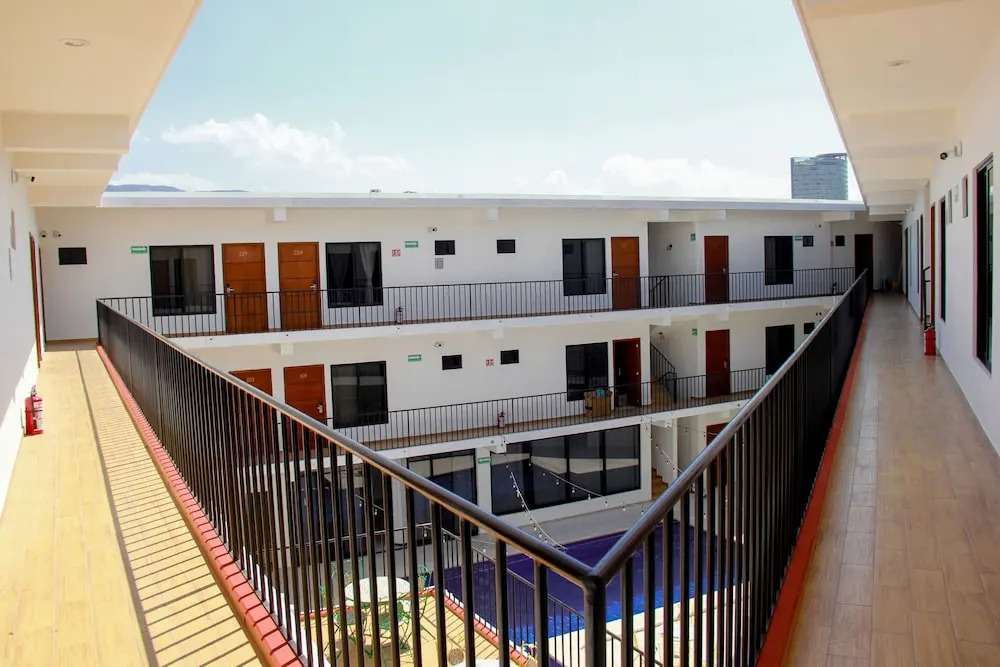 Acacia Hotel