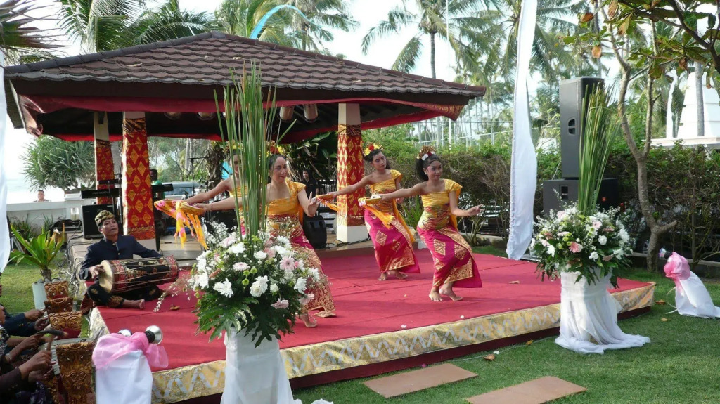 Legong Keraton Beach Hotel