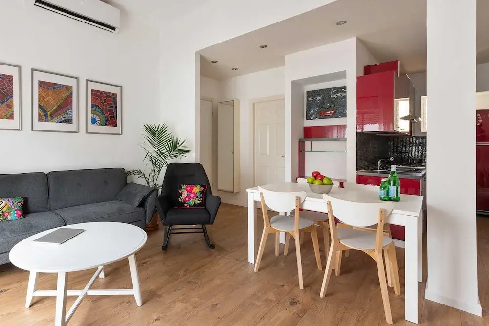 F33 by TLV2RENT