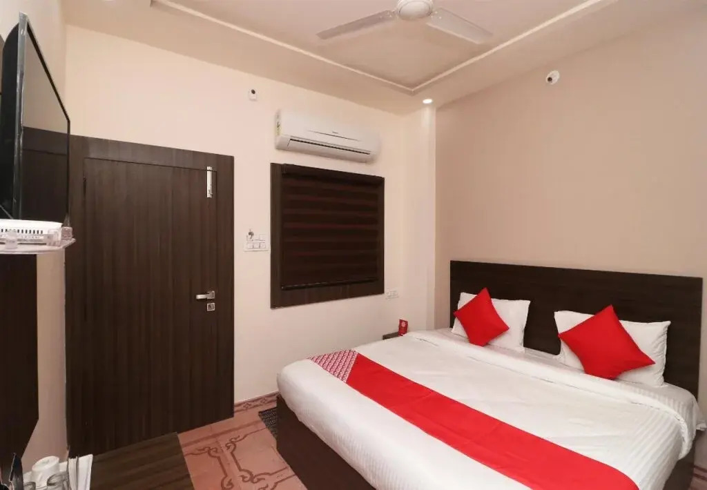 Hotel Royal Palace By OYO Rooms