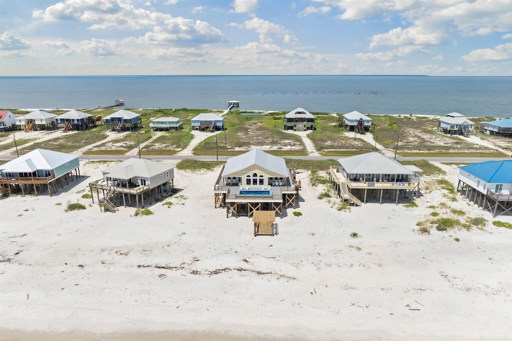 Surfside - 2431 Bienville 4 Bedroom Home by RedAwning