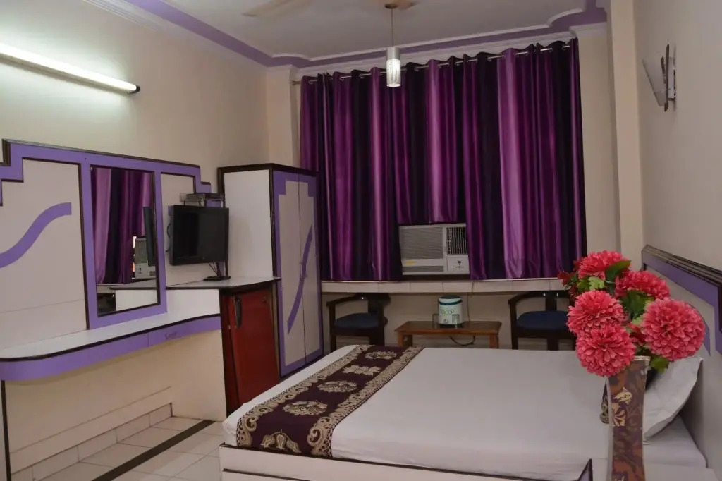 Hotel Yatri International near new delhi railway station center delhi