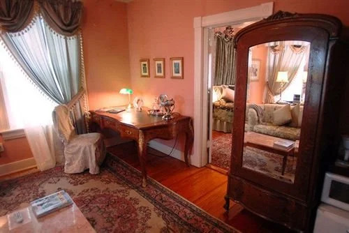 Grace Manor Inn