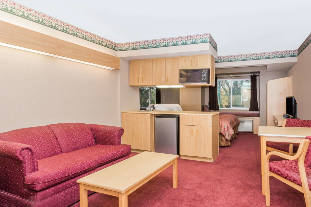 Boarders Inn and Suites Brush (ex.Microtel Inn by Wyndham Brush)