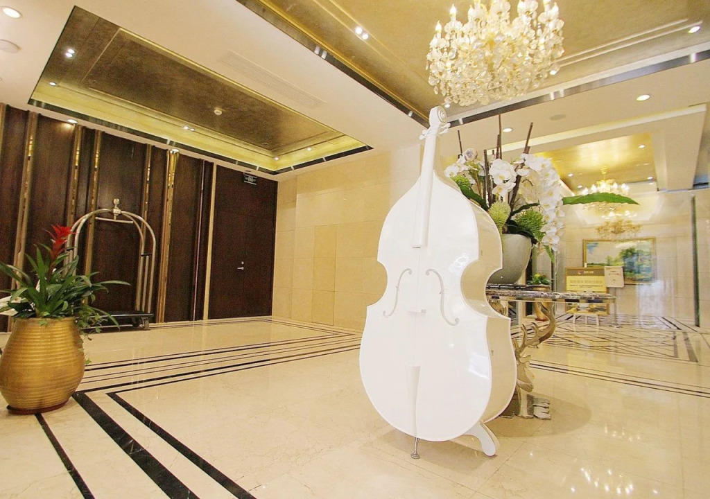 Shine Apartment