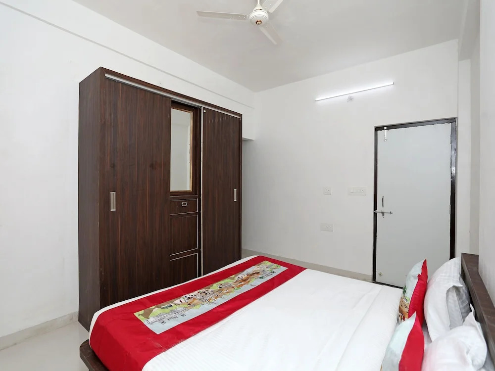 OYO 11078 Home 2BHK Cozy stay near Gulab Bagh