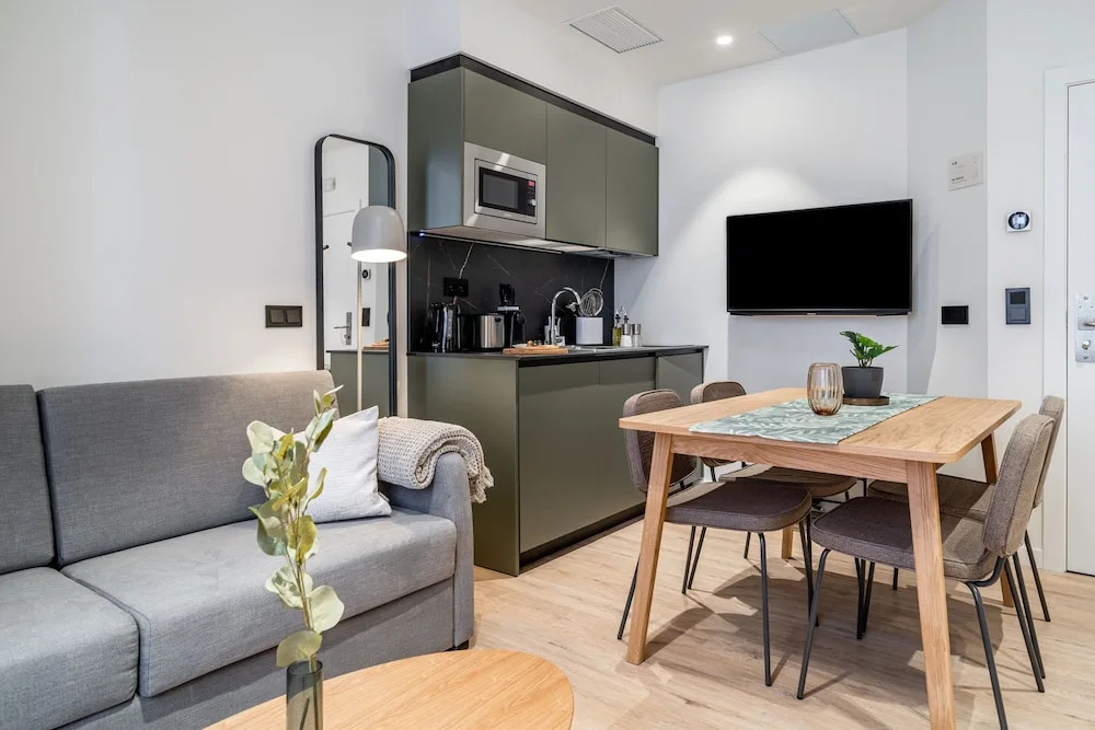 Limehome Vitoria Palacio de los Álava-Velasco