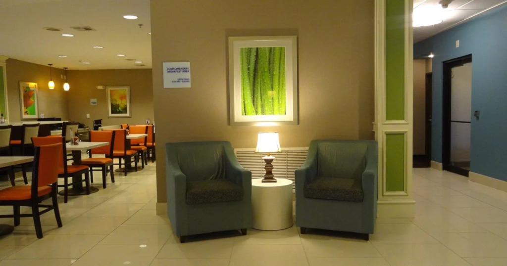 Holiday Inn Express Hotel Kansas City - Bonner Springs by IHG