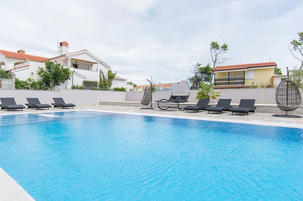 Apartments by the sea Vir - 21812