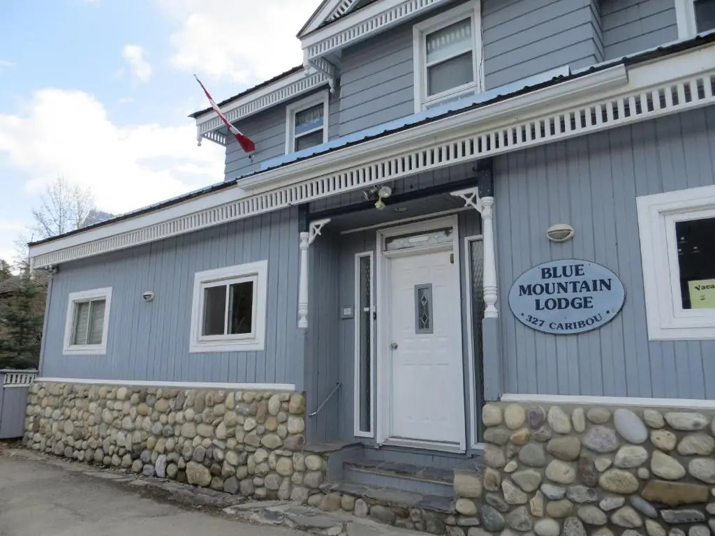 Blue Mountain Lodge Bed & Breakfast