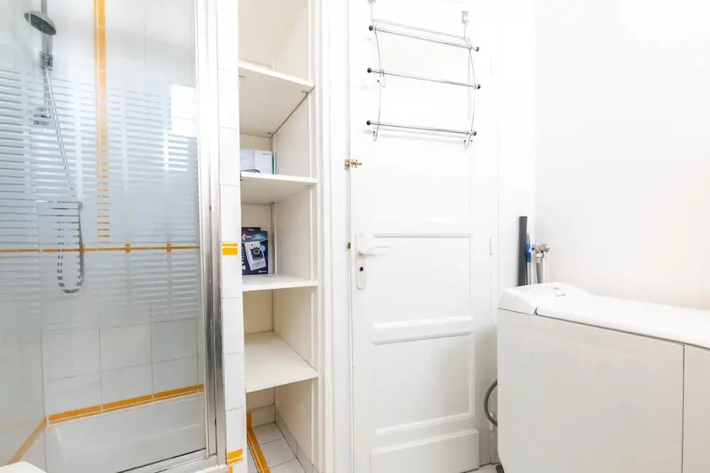 Amiral View Great 1 Bedroom Apartment in Paris