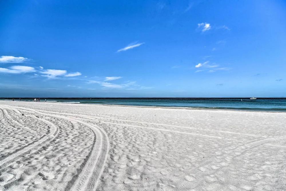 Apartment w/ Easy Access to Indian Rocks Beach!