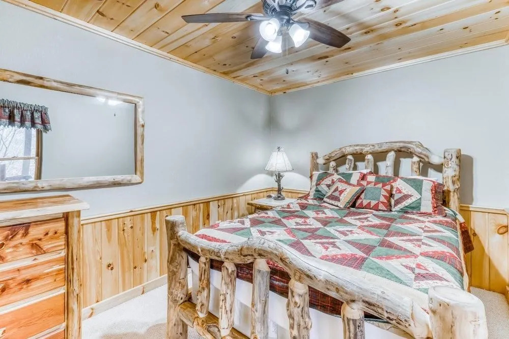 Deepwater Lodge