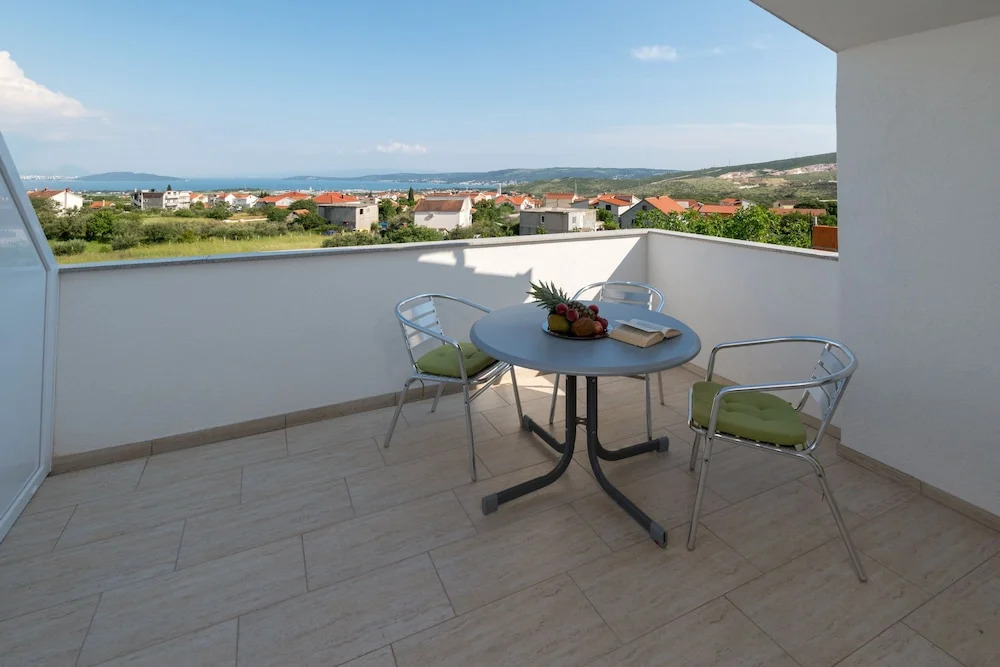 Apartments Livaja
