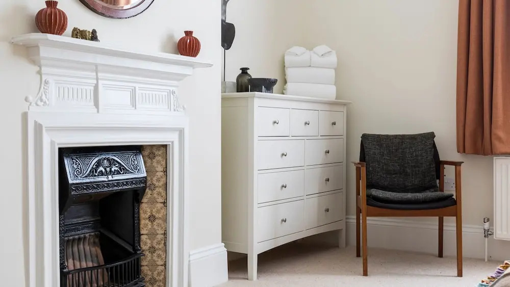 5BR Family Home in Leafy SW London