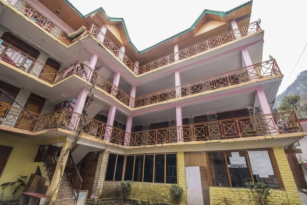 Giriraj Guest House