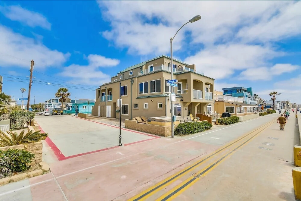 The Beach Break 3 6 Bedrooms 4.5 Bathrooms Townhouse
