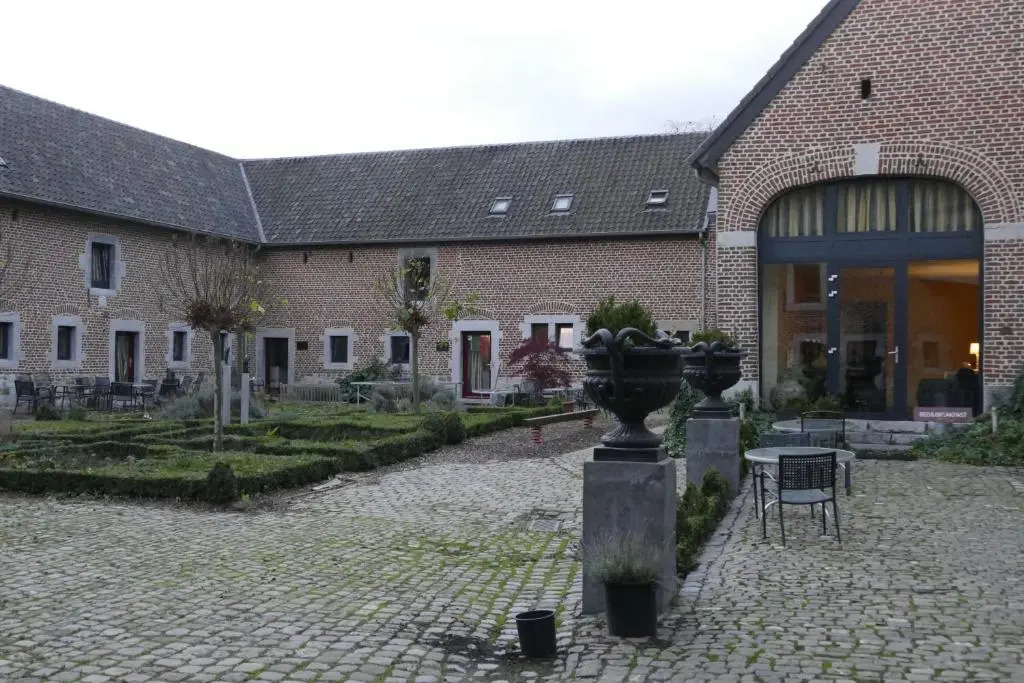 Apartments Cour dAix