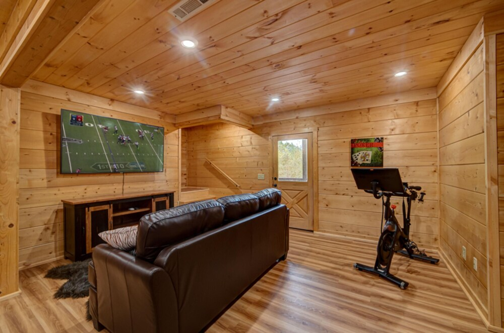Mountain Bear Lodge by Escape to Blue Ridge