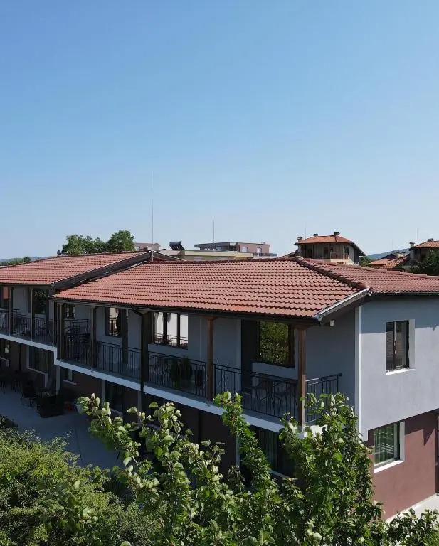 Studio 8 Arapya