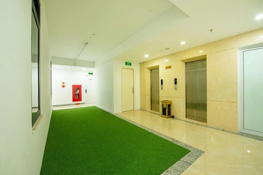 OYO 348 Suji Hotel