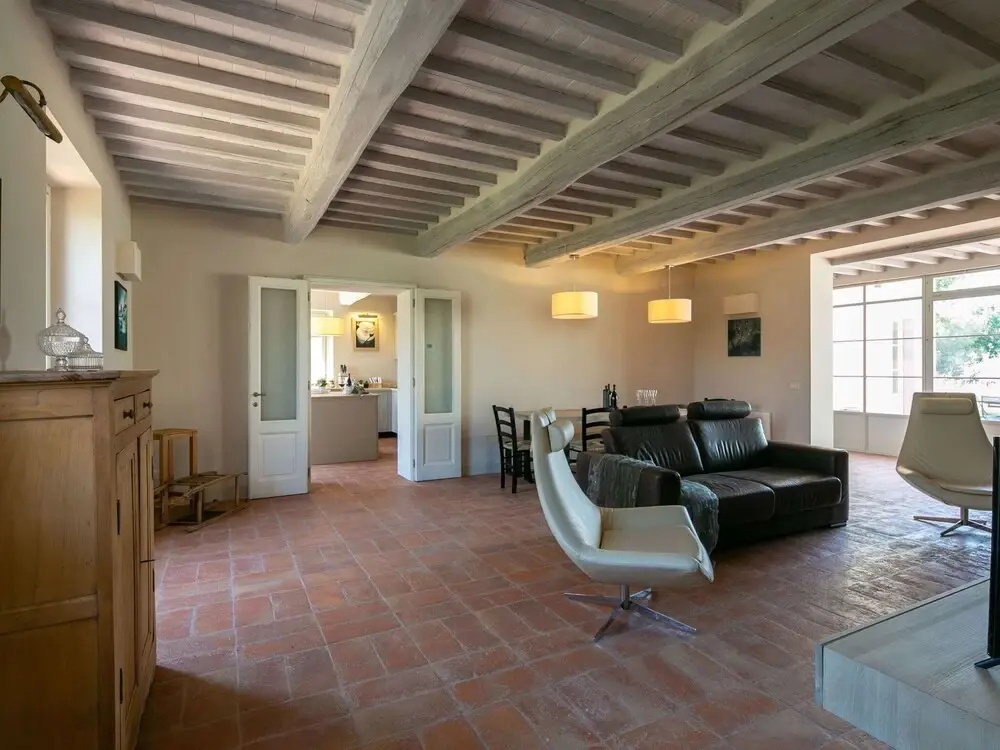 Plush Holiday Home in Cortona with Hot Tub