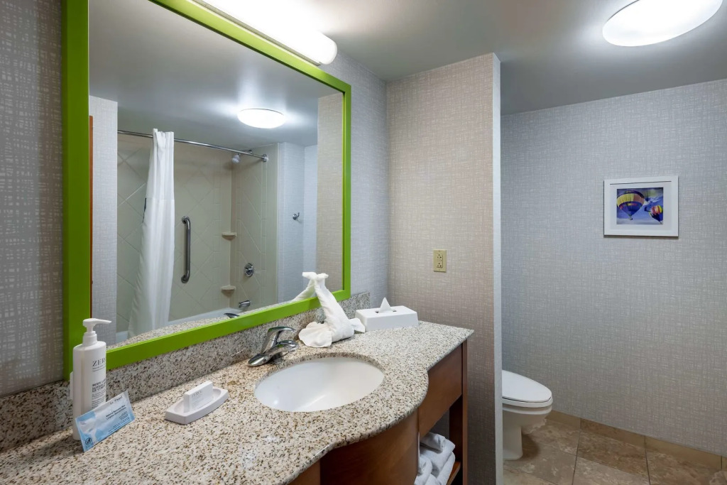 Hampton Inn & Suites St. Louis at Forest Park